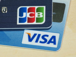 クレジットカードには海外旅行保険が付帯されているから、それだけで安心？