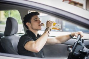 飲酒運転や無免許運転はやってはいけません